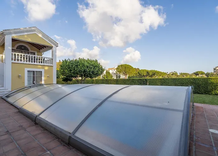 Villa Cubo's Casa La Paloma Marbella