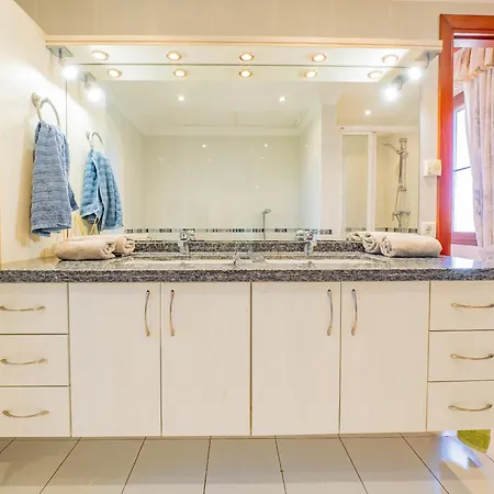 Cubo's Casa La Paloma * ماربيا