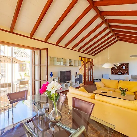 Cubo's Casa La Paloma فيلة