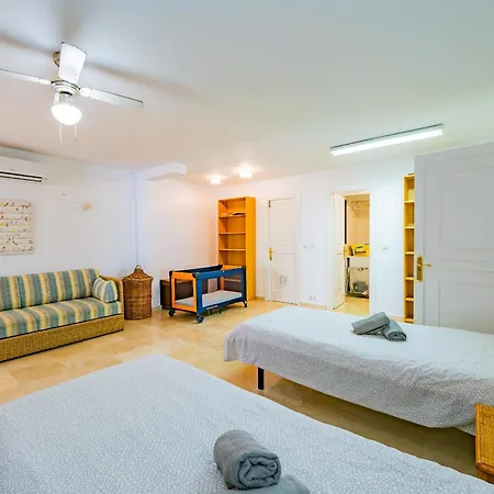 Cubo's Casa La Paloma * ماربيا