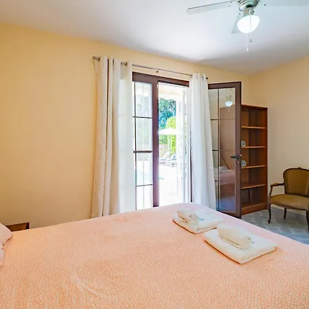 فيلة Cubo's Casa La Paloma *