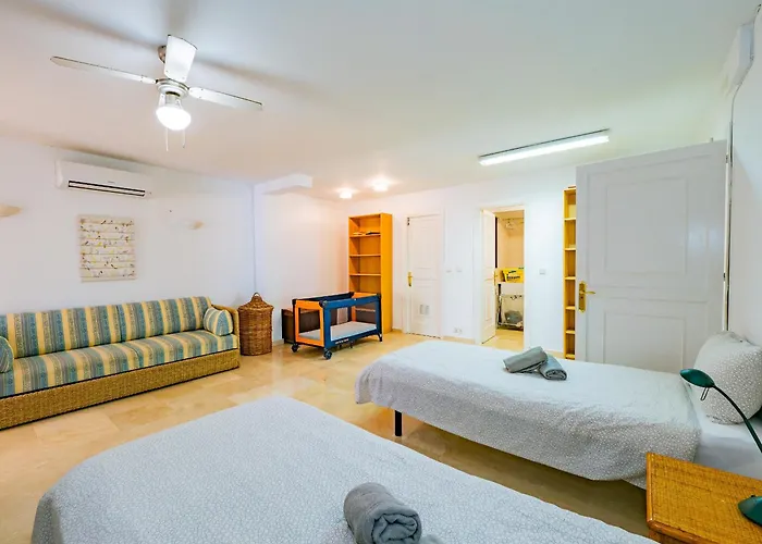 Cubo's Casa La Paloma * ماربيا